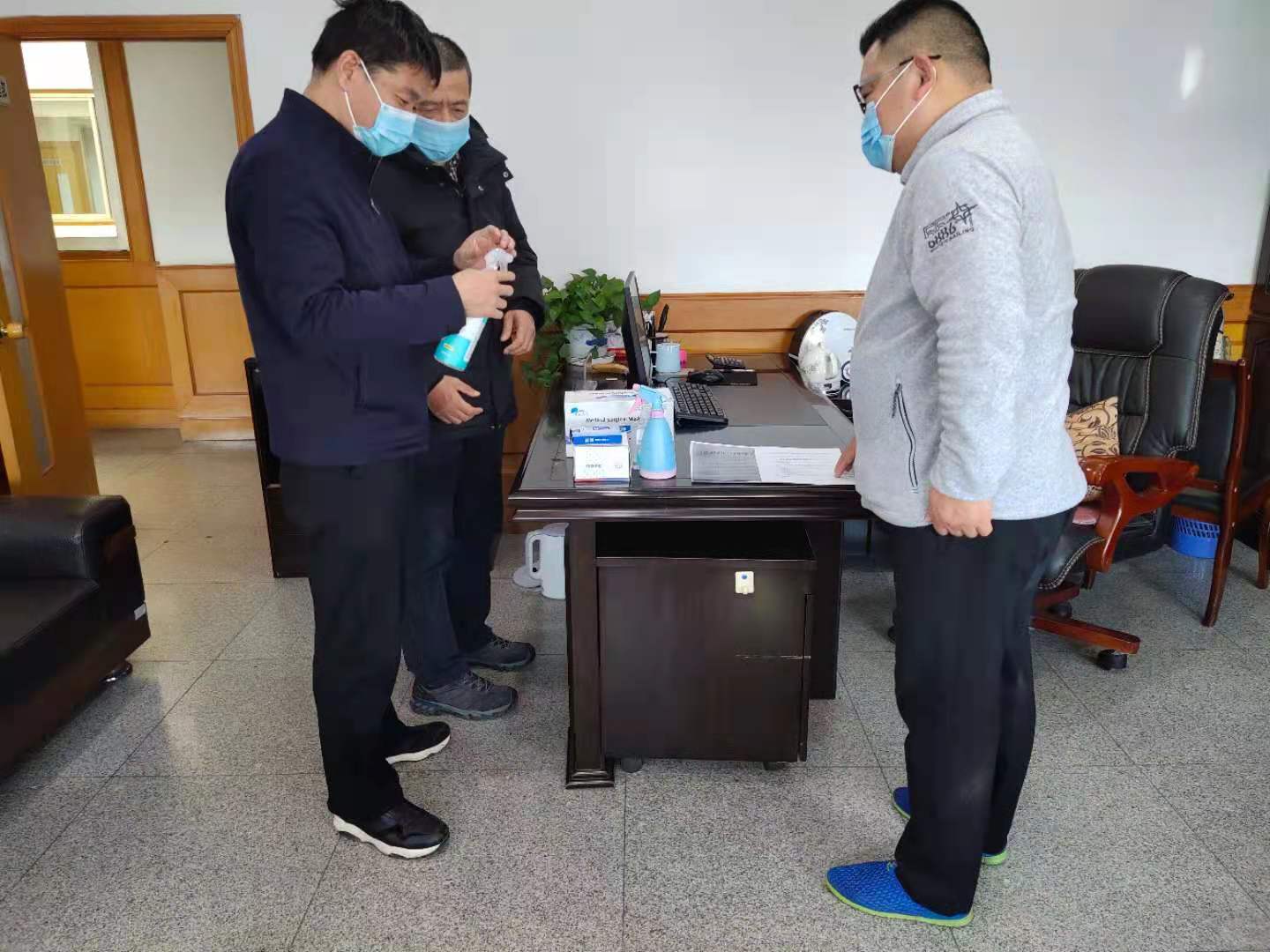 1611297063798259.jpg FKA6)L2`UUS01YXVPJT79)E.jpg