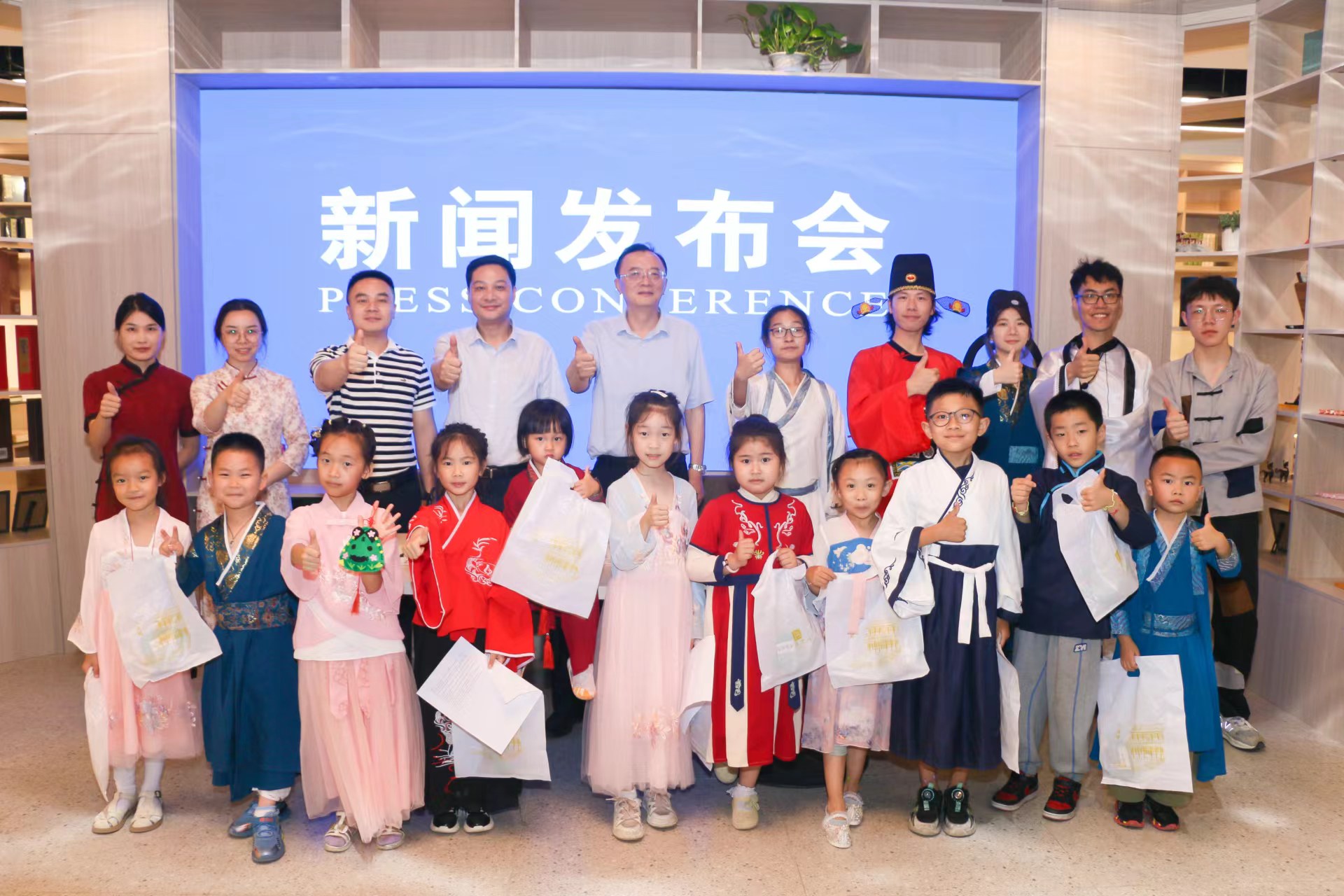 1687767086570141.jpg 571B3C46CD2F8660D4EBC6B771597509.jpg