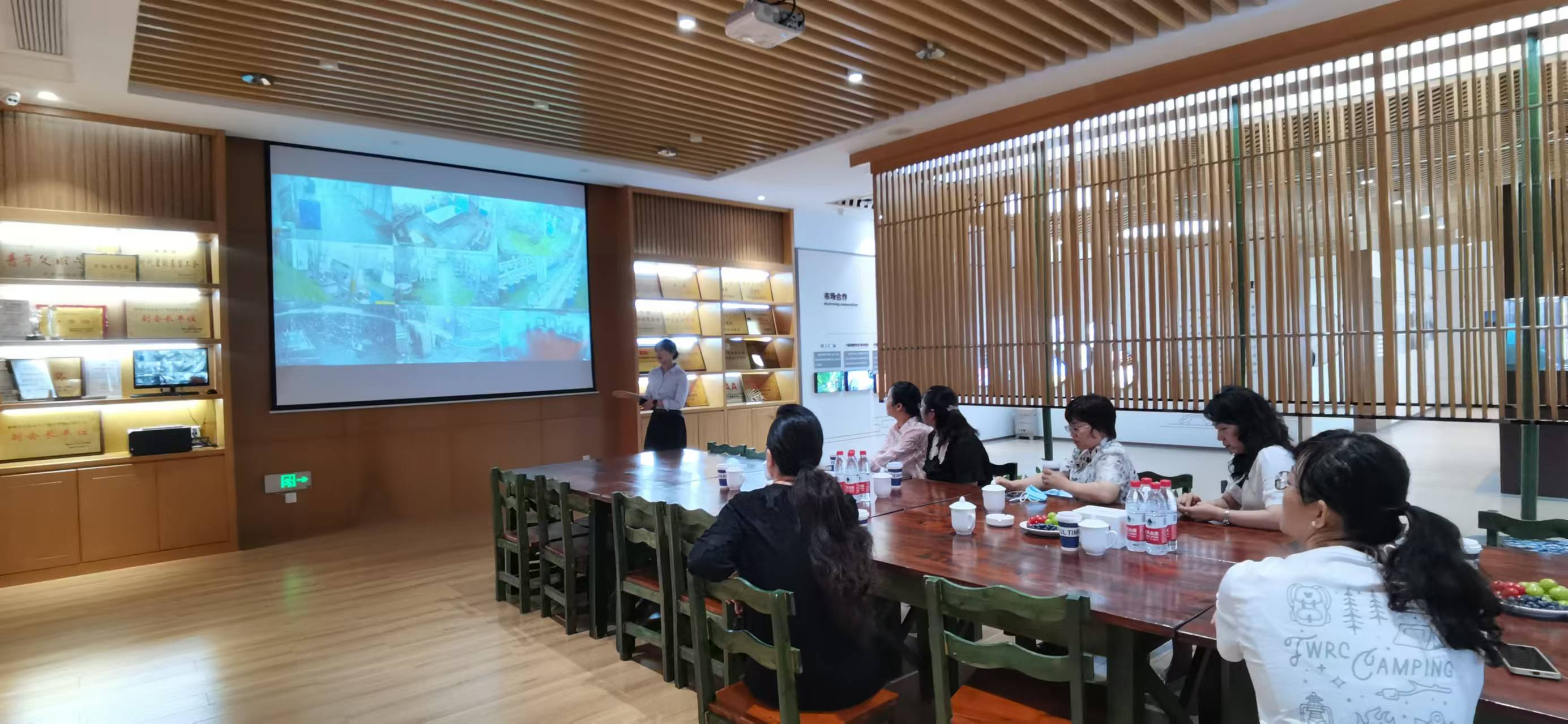 1724033595291310.jpg a75b89c7980ca52c2892fefa85bf600.jpg