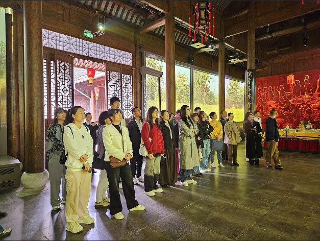 1730101825344371.png 1730097018846.png